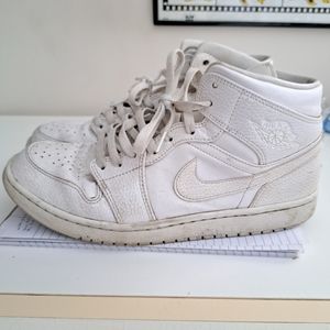 Jordan 1 mid triple white